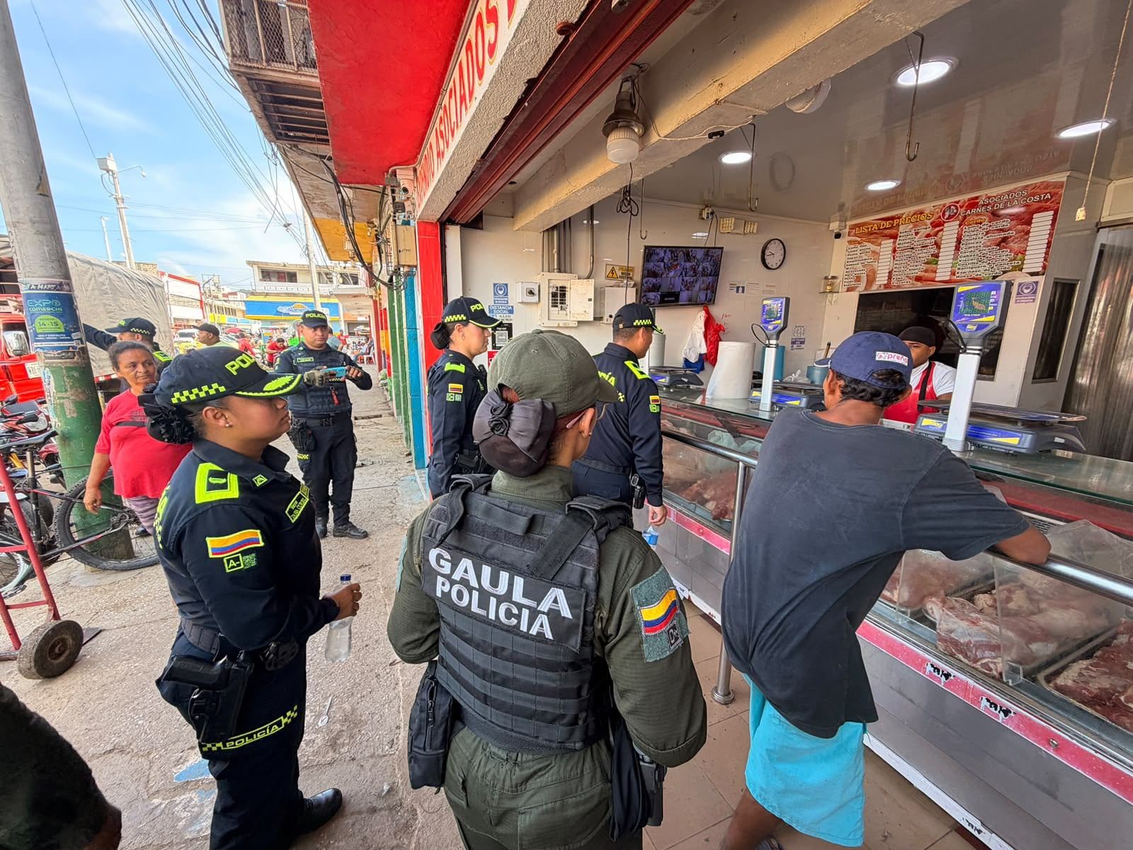 Policía 2.jpg