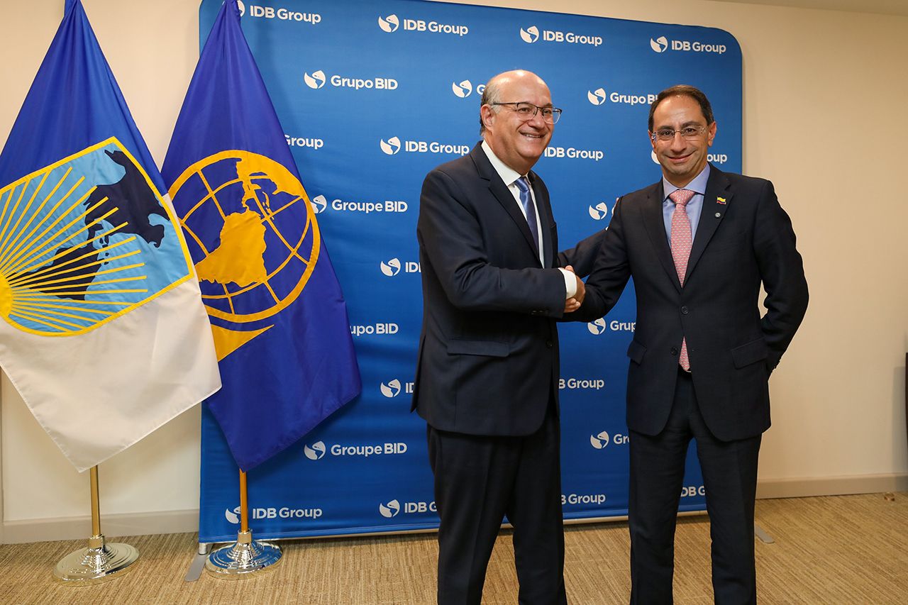 Restrepo e Ilan Goldfajn- redes sociales Goldfajn.jpg