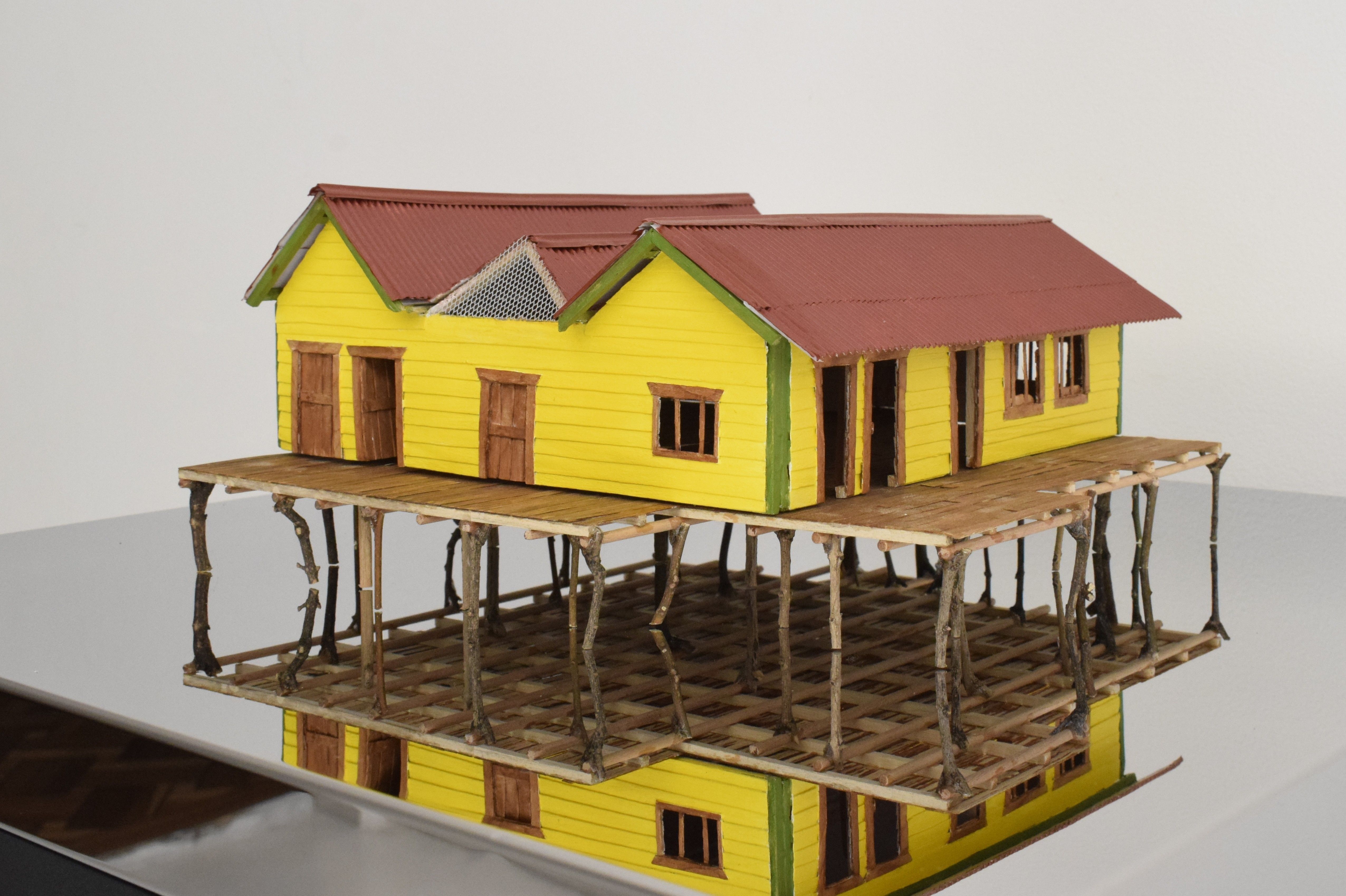 magdalena_ensamble_en_madera_sobre_acero_inoxidable_13_5_x_28_x_28_cms_2023.jpg