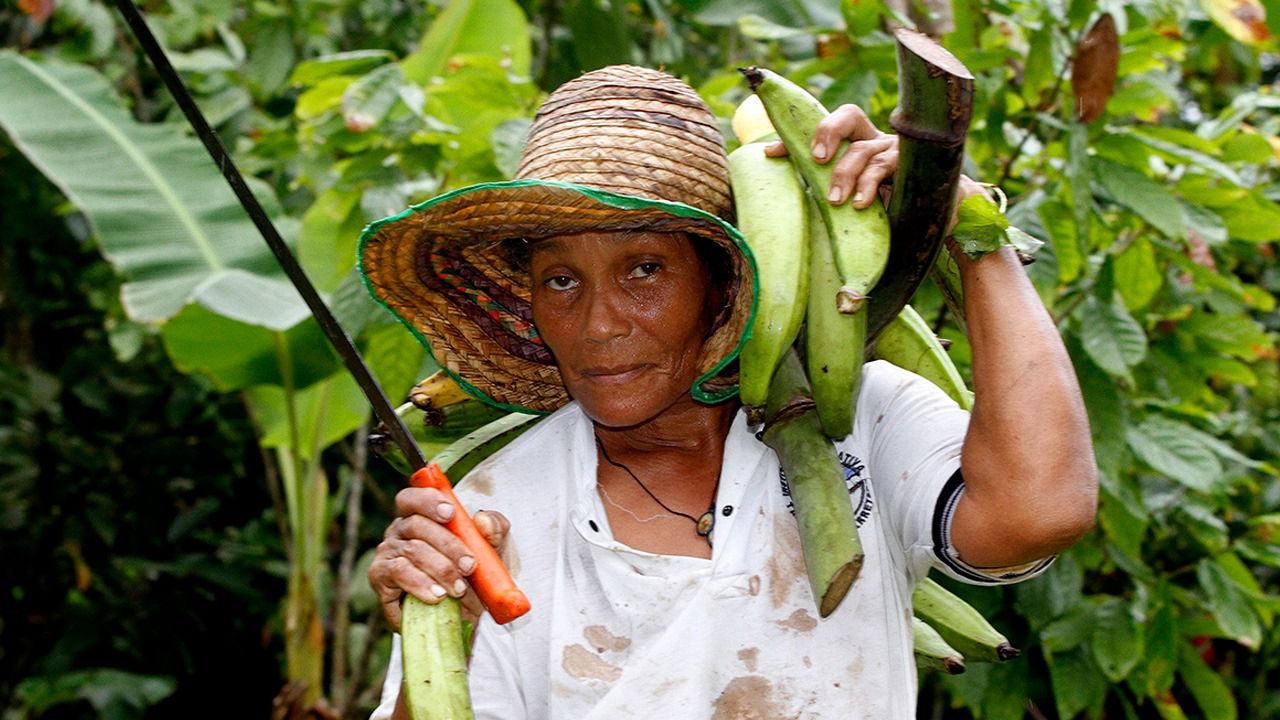mujer_rural.jpg