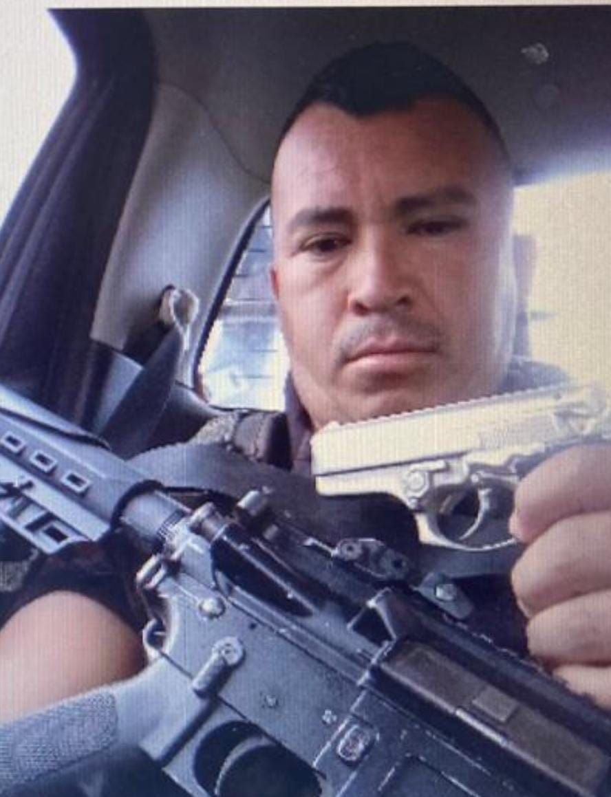 mono_pincho_arma.jpg