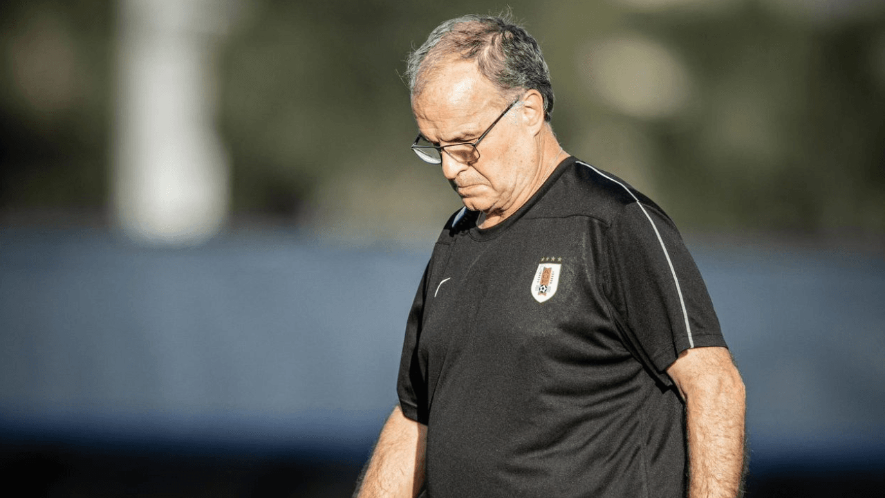 bielsa_en_el_ultimo_entrenamiento_de_la_seleccion_uruguaya_previo_a_su_debut_en_copa_america_0.png