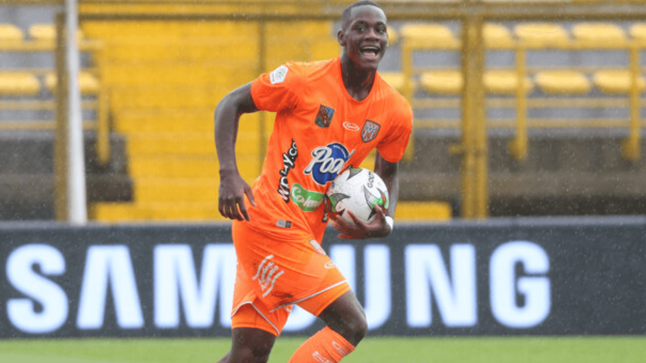 jhon_jader_duran_en_sus_primeros_partidos_en_el_futbol_profesional_con_el_envigado_fc.png