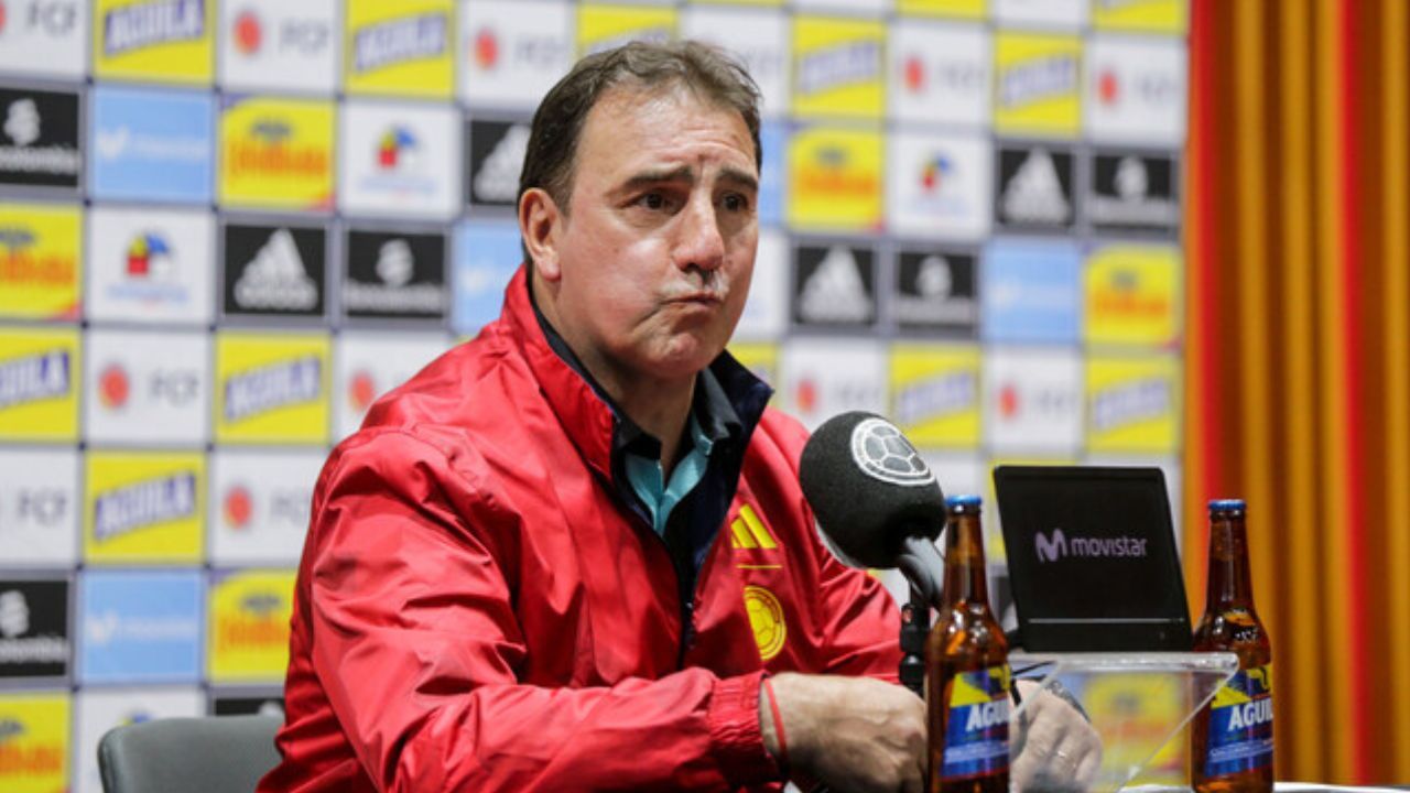 nestor_lorenzo_en_conferencia_de_prensa.jpg