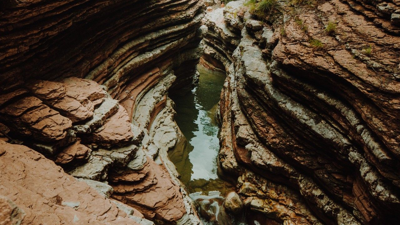 landscape-full-rocky-formations.jpg