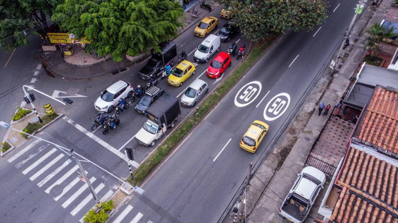 photologuephotos2024-10nuevas_camaras_de_fotomulta_en_medellin_ahora_con_laser_y_cobertura_total_de_carrilesjpg