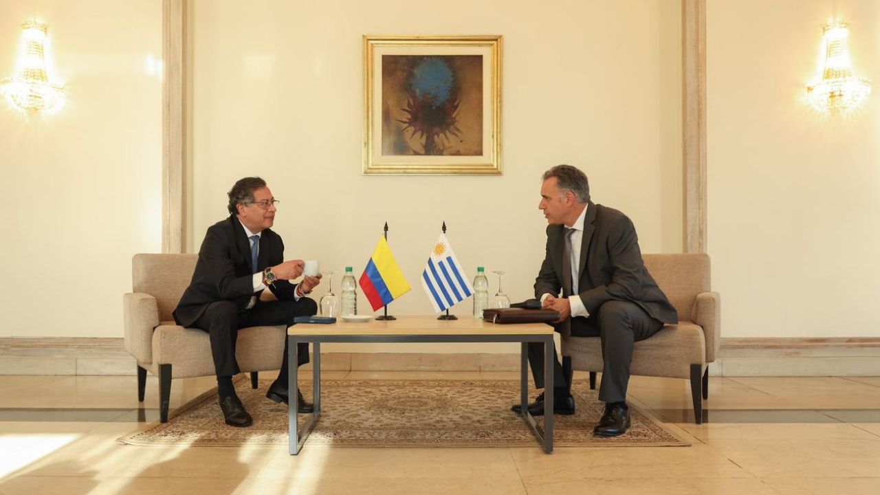 petro_se_reunion_con_presidente_electo_de_uruguay.jpg