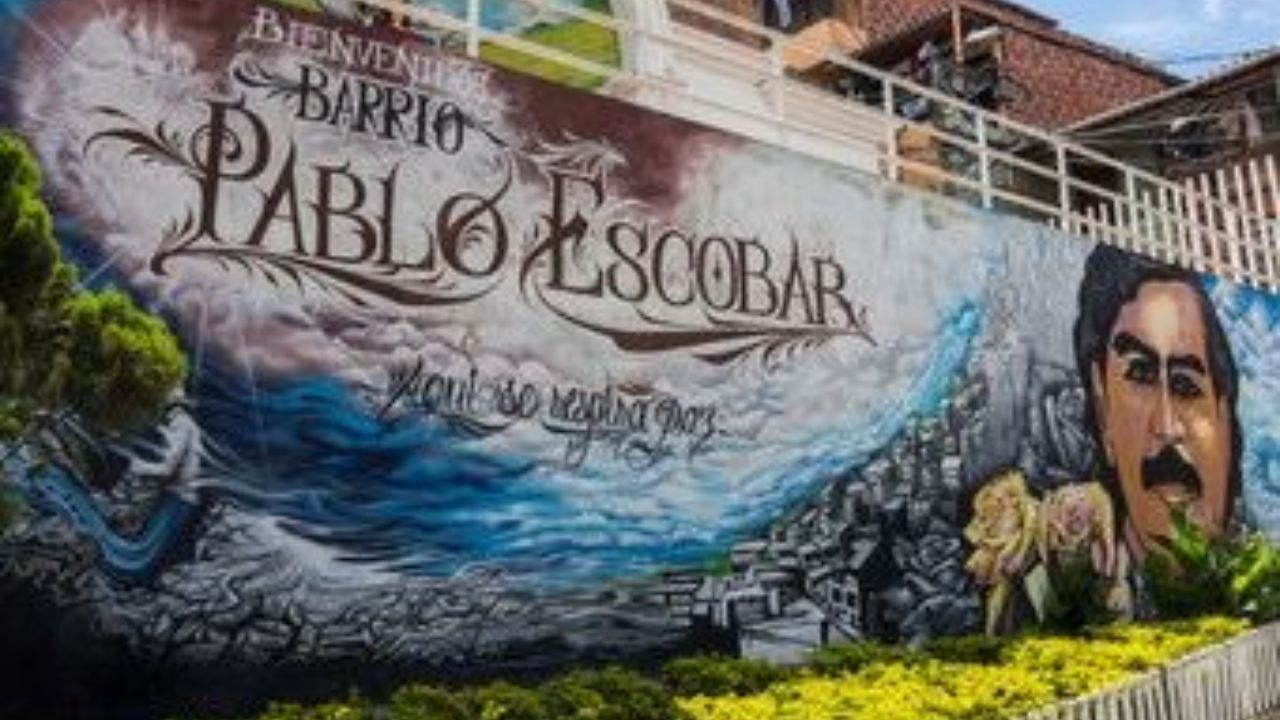 mural_escobar_en_medellin.jpg