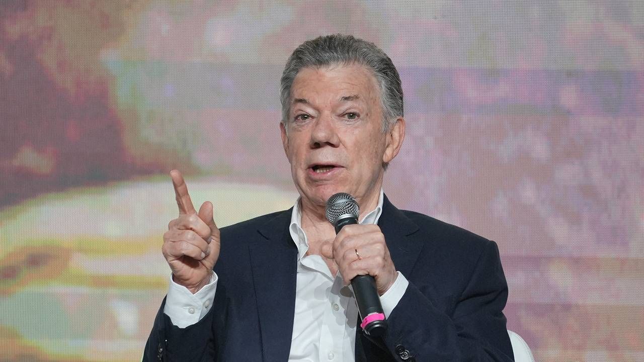 photologuephotos2024-12juan_manuel_santos_0jpg