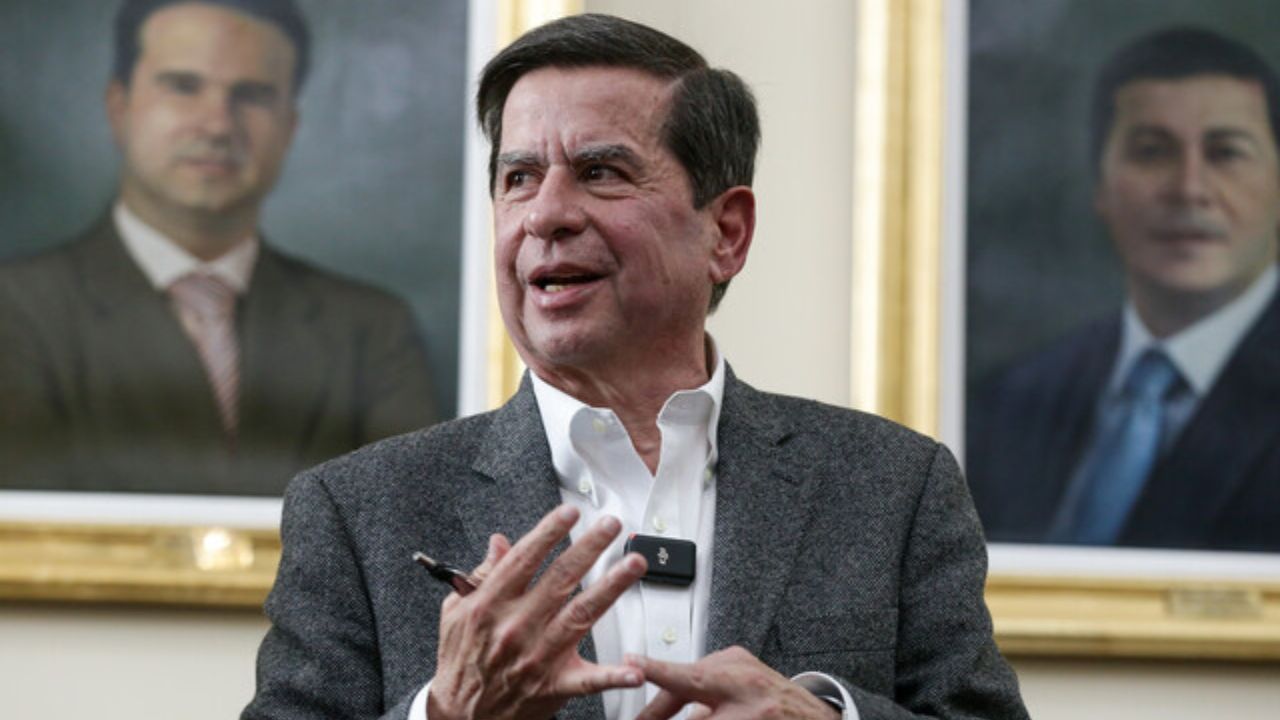 ministro_juan_fernando_cristo.jpg