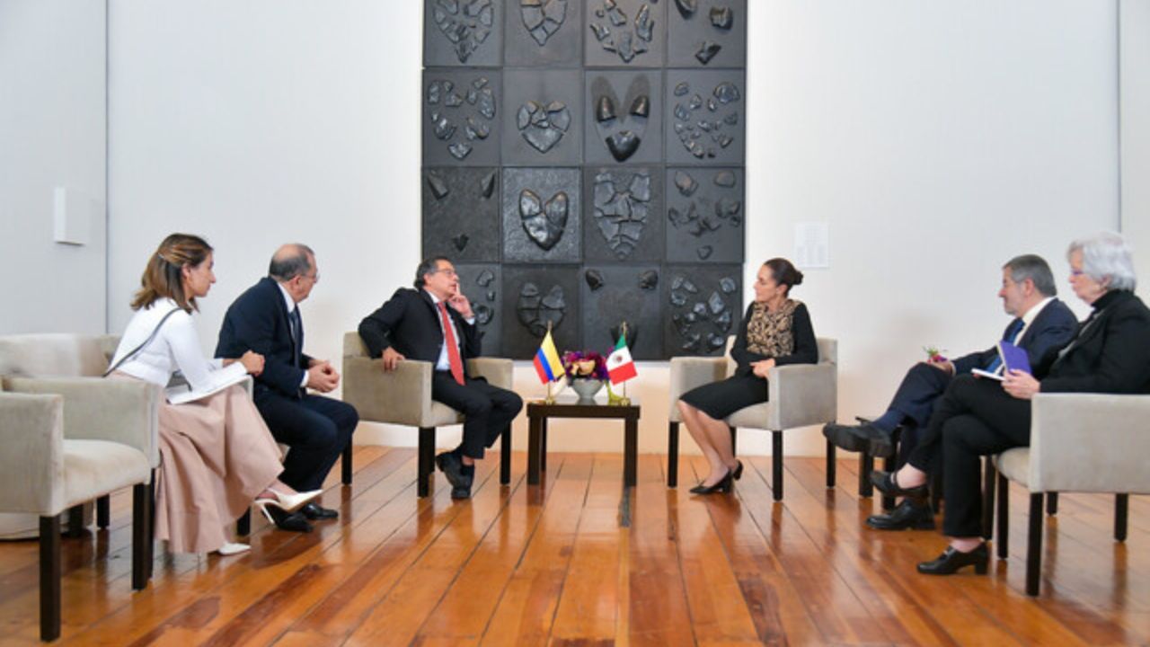 presidente_petro_y_claudia_sheinbaum.jpg