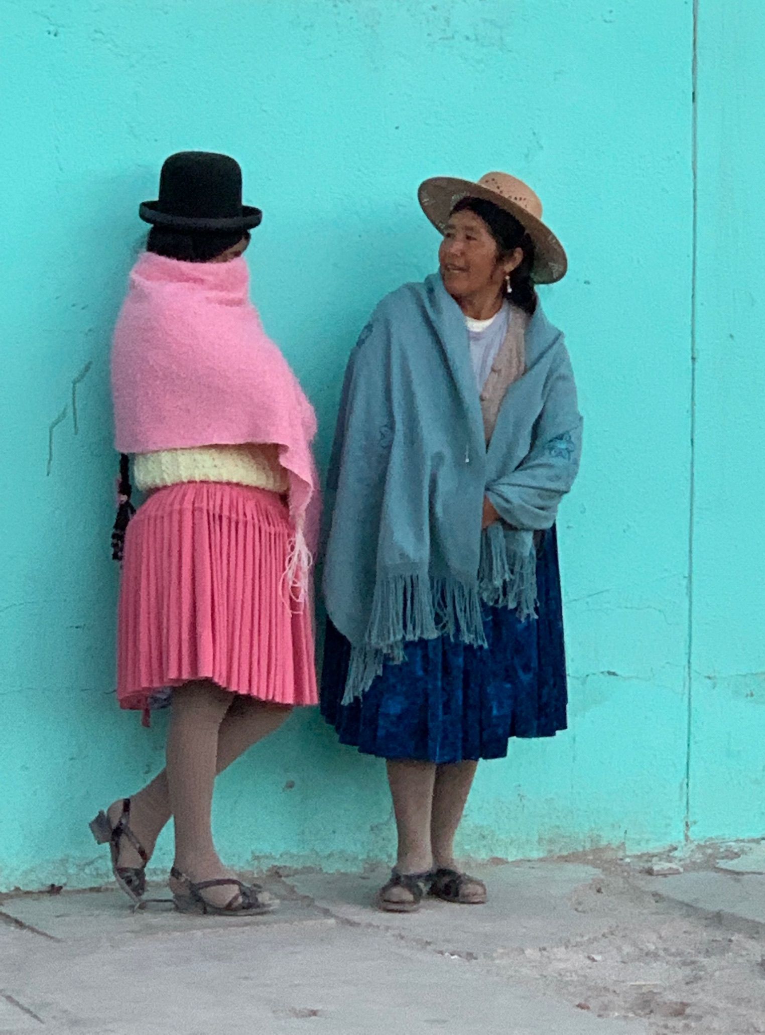 cholas_charlando_en_uyuni_gloria_nistal.jpg