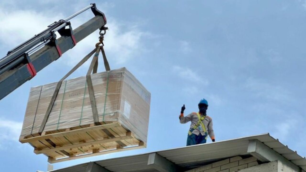 instalacion_de_paneles.jpg