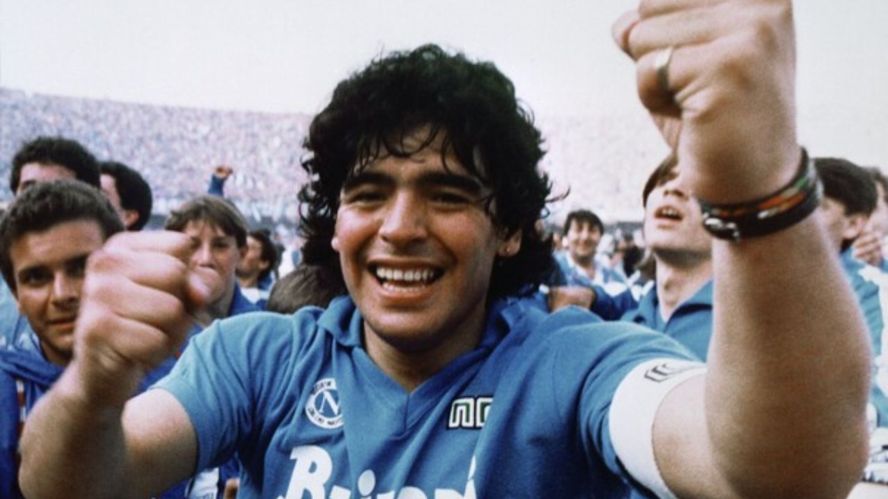 maradona_con_napoli.jpg