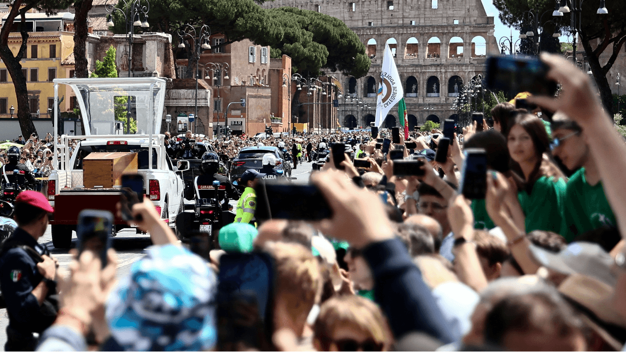 funeralpapafrancisco7.png