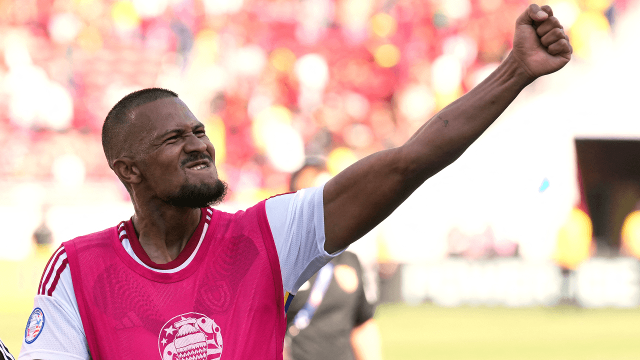 salomon_rondon_celebra_el_triunfo_de_venezuela_ante_ecuador_por_copa_america_0.png