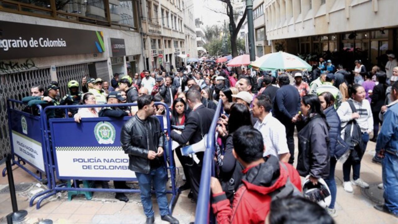 leyva_pasaportes_0.jpg