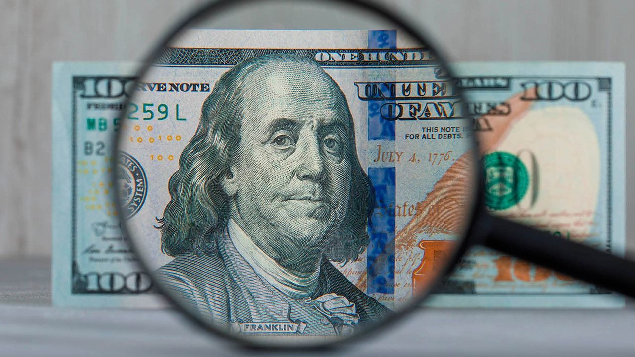dolar_freepik_2_0.jpeg