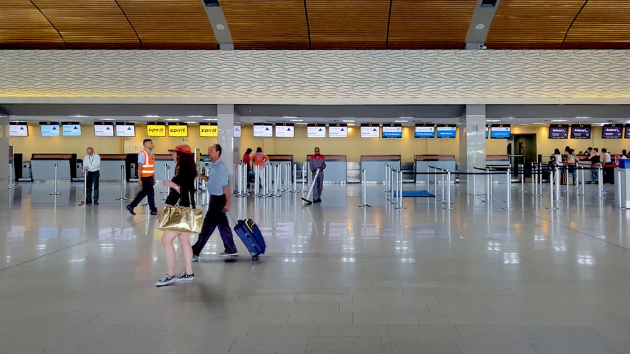 aeropuerto_internacional_rafael_nunez_de_cartagena.jpg