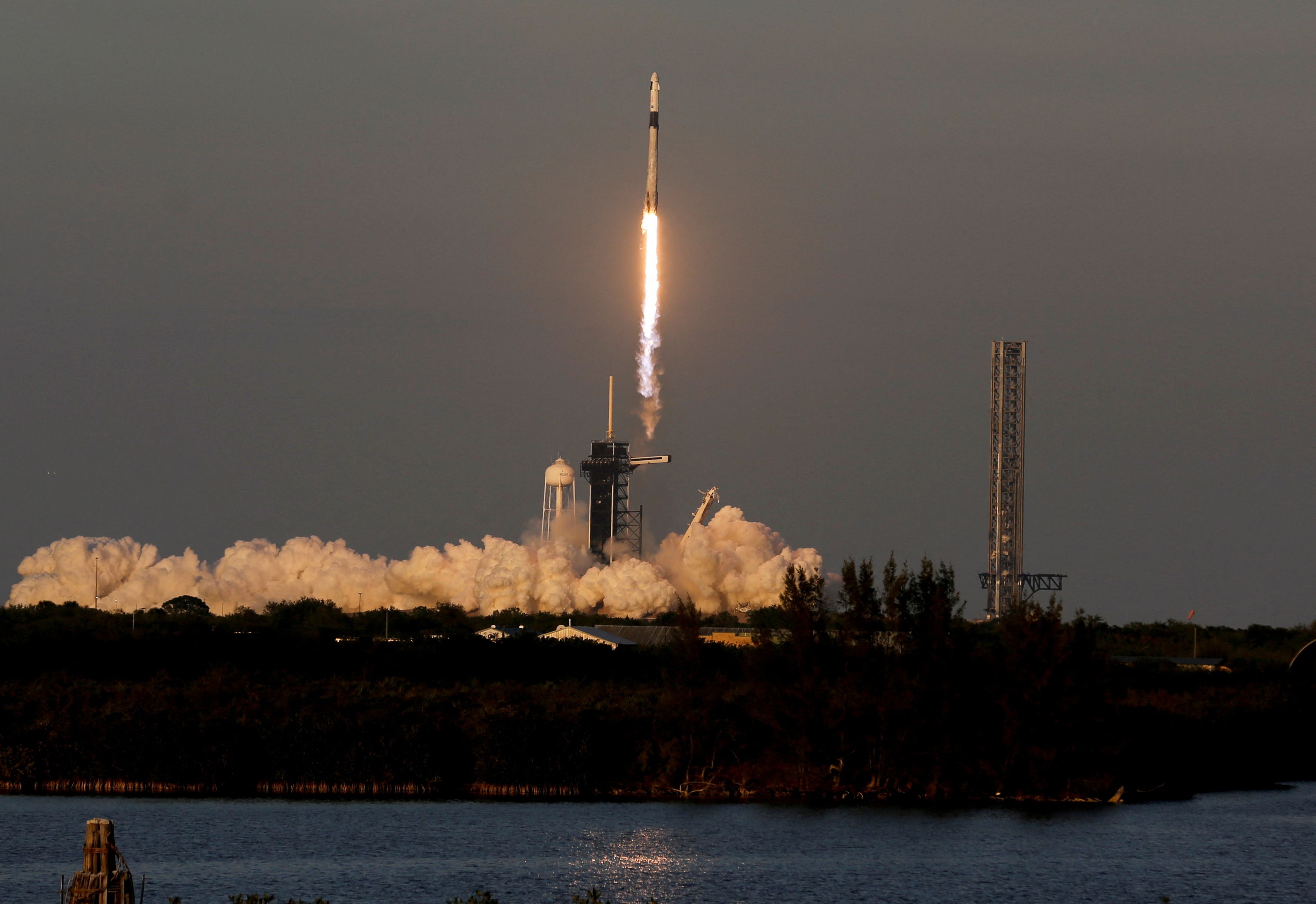 2025-07-17t215509z_281906622_rc25ddamnldf_rtrmadp_3_usa-nasa-funding_0.jpg