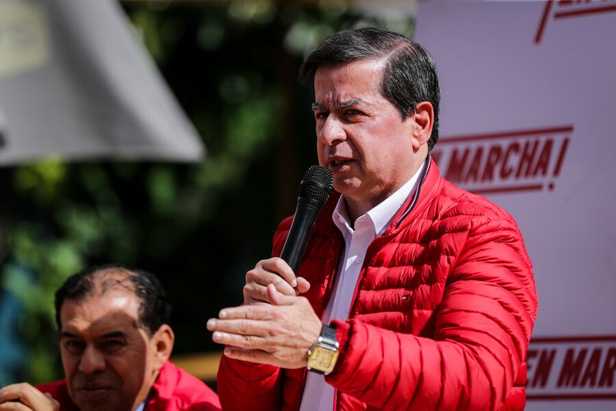 exministro_juan_fernando_cristo_en_marcha.jpg