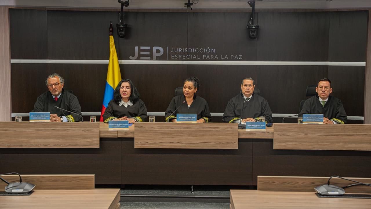 Magistrados de la JEP en sentencia