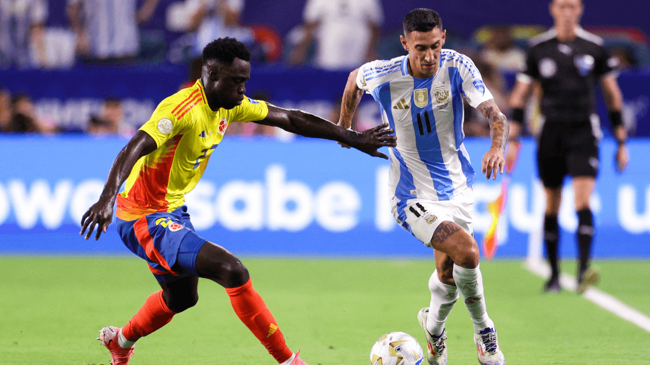 Davinson Sánchez contra Argentina