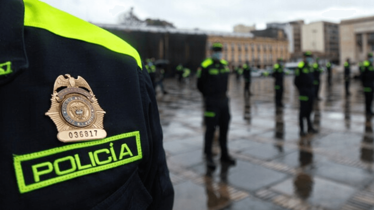 Policía