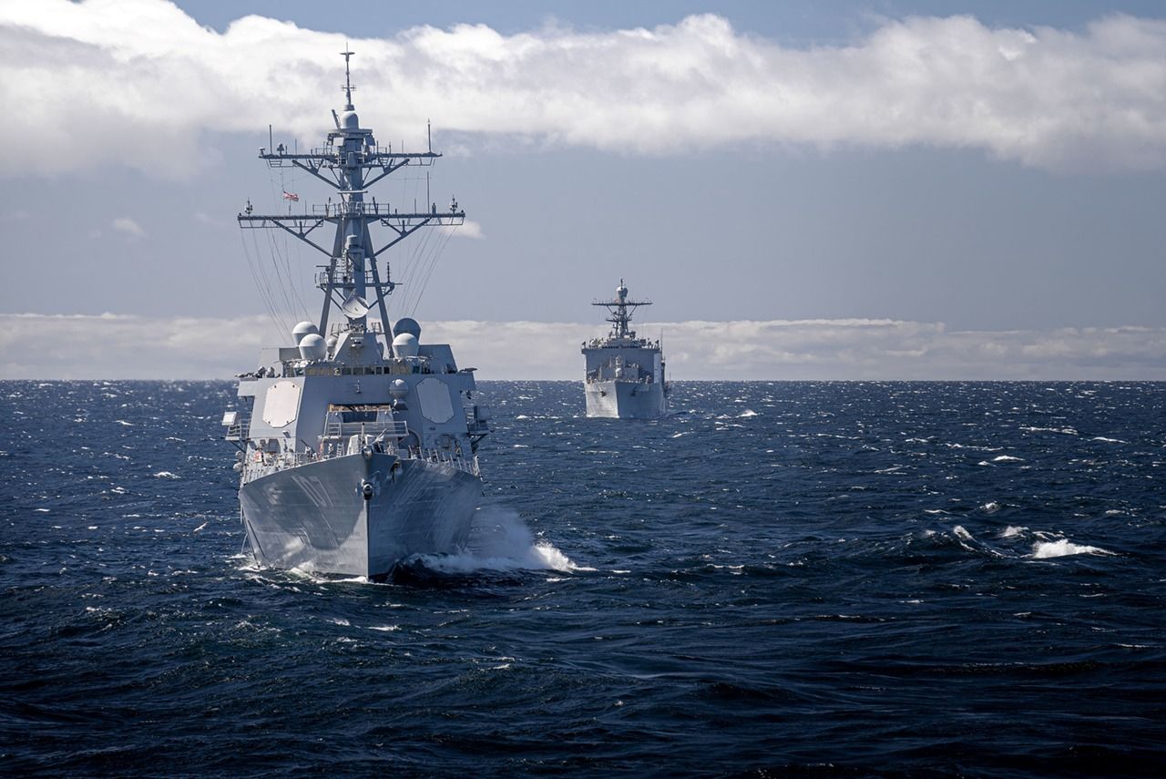 Embarcaciones de la Armada de Estados Unidos en aguas cercanas a Venezuela.