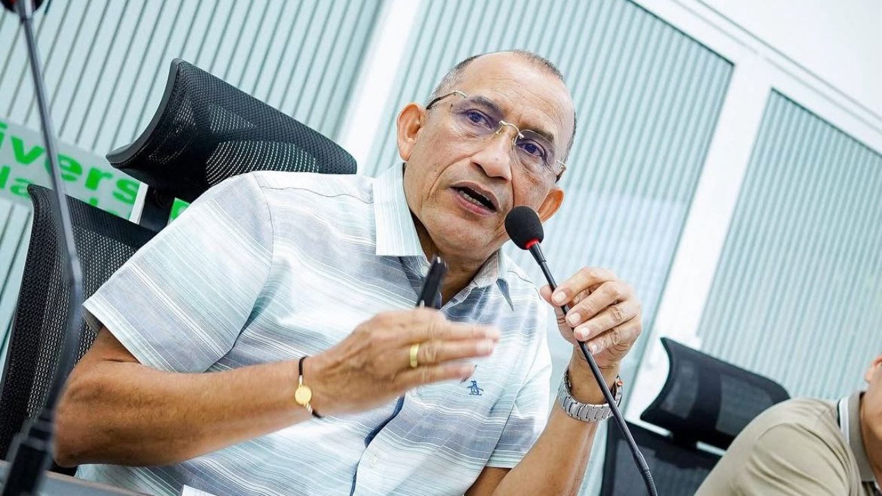 Rector Rober Ramírez