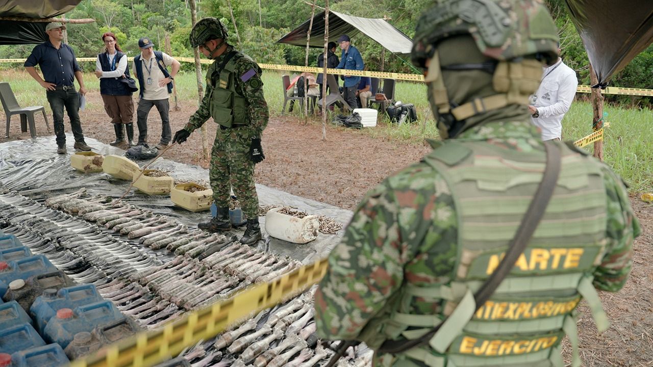 El capitán Jonathan Chaparro, comandante del Grupo Marte del Ejército Nacional dio la orden de la destrucción del material bélico.