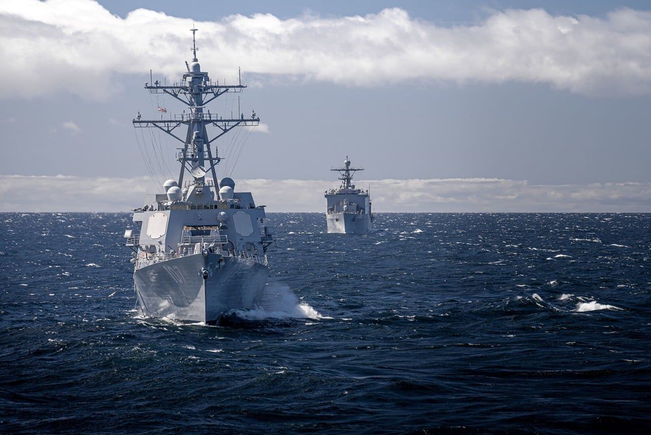 Embarcaciones de la Armada de Estados Unidos en aguas cercanas a Venezuela.