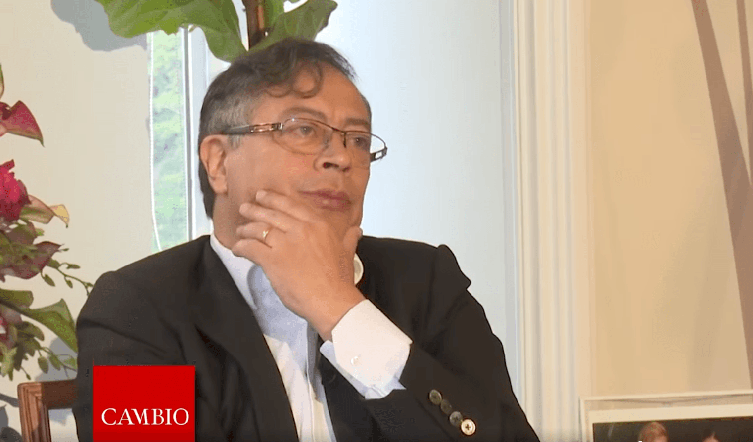 Gustavo Petro entrevista cambio 1