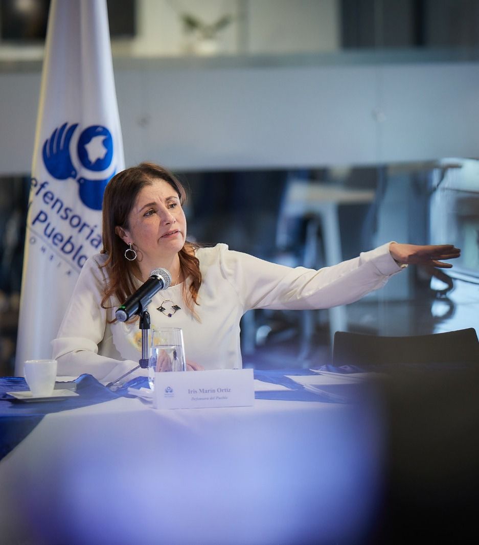 “De las cerca de 3.450 personas encuestadas, con seguimiento a uno y tres meses, el 61 % manifestó que acude a realizar compras con sus propios recursos para adquirir los medicamentos que no les son entregados”: Iris Marín. Foto: Defensoría