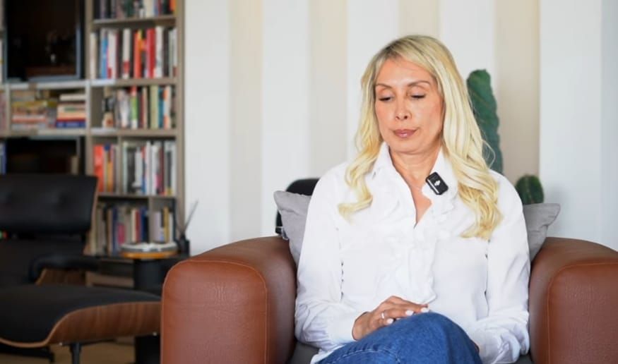Foto de karen Santos entrevista