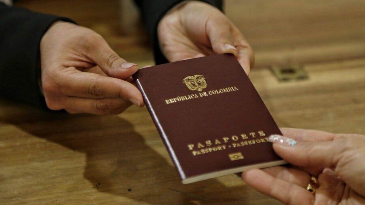photologuephotos2025-08pasaporte_123jpg
