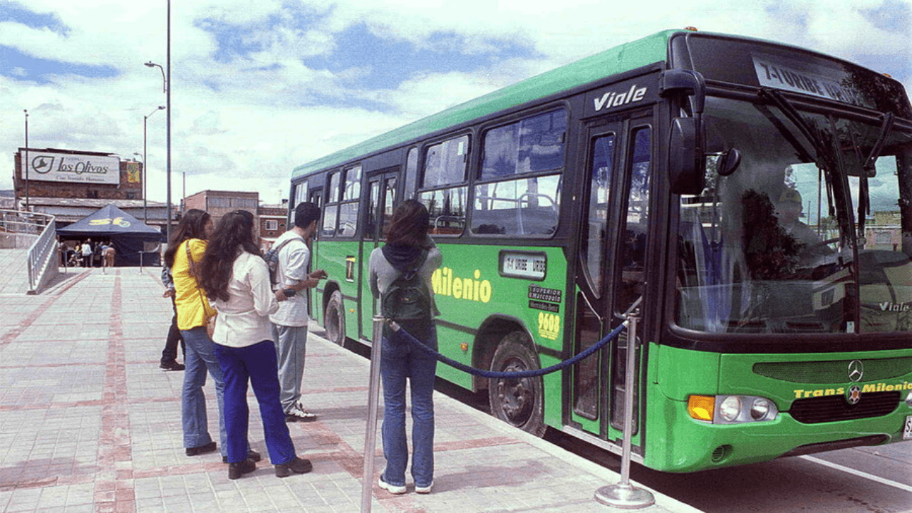 TransMilenio (2001)