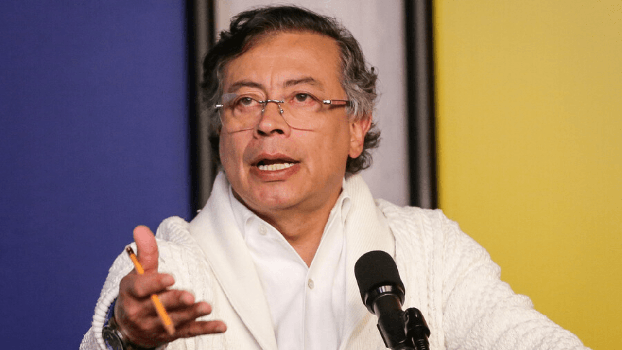 Gustavo Petro____