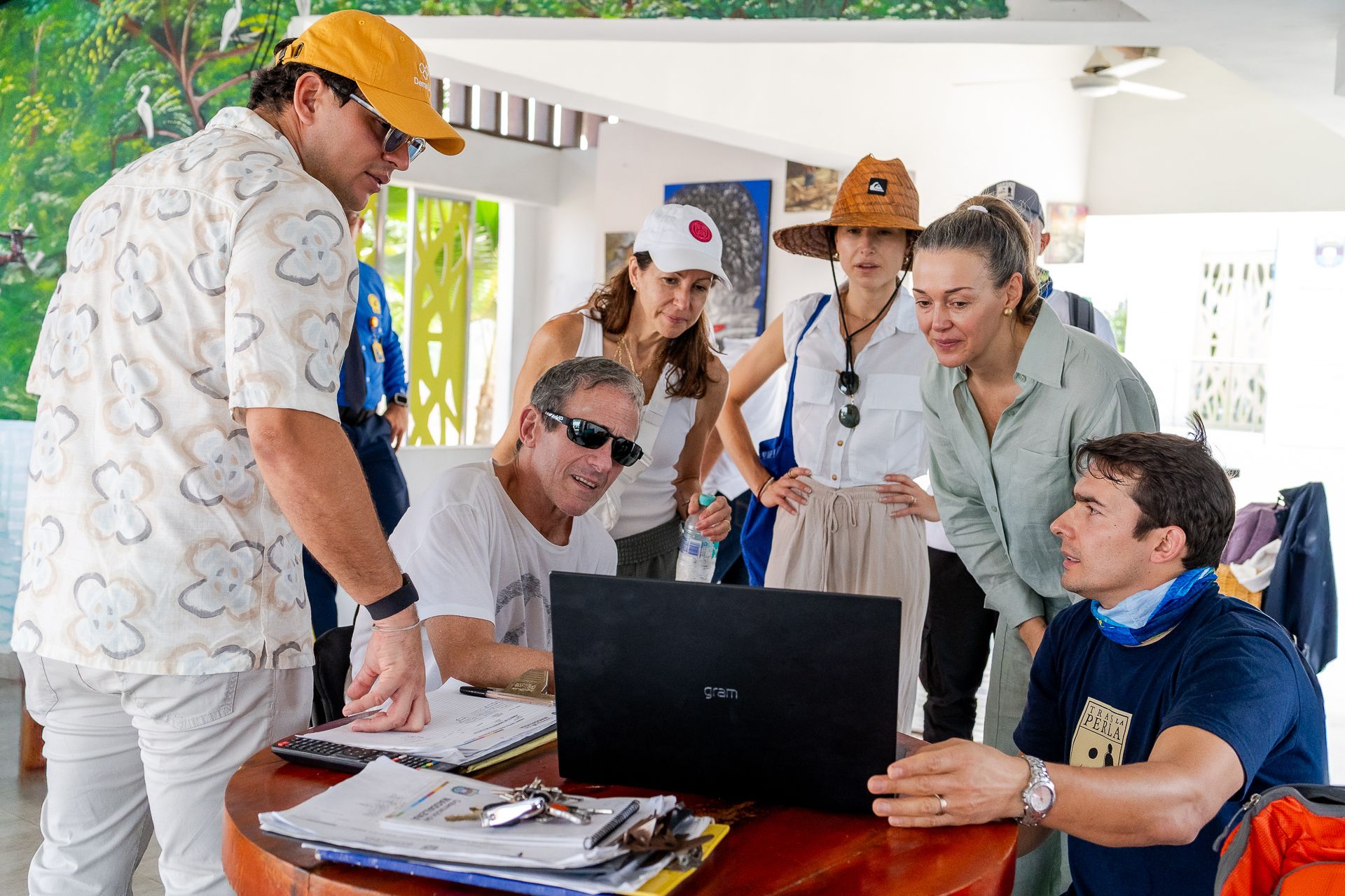 El equipo de la Fundación tras la Perla