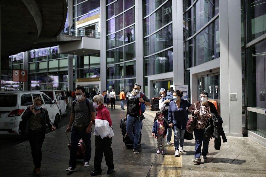 Salida de Viajeros en el Aeropuerto El Dorado