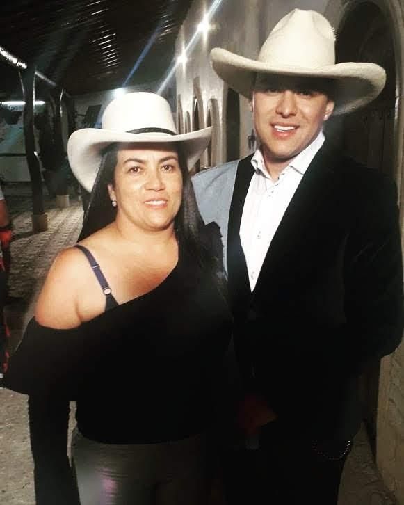 Yeison Jiménez y Gloria Castañeda