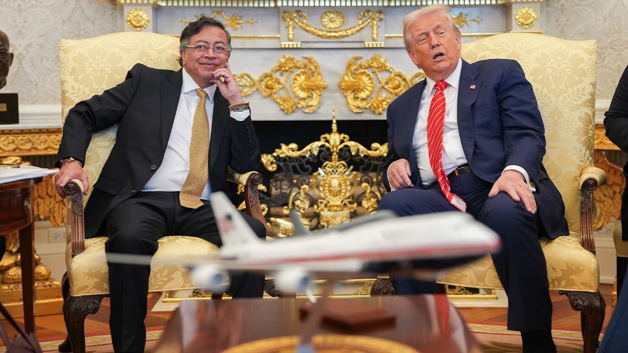 Gustavo Petro, presidente de Colombia; Donald Trump, presidente de Estados Unidos, en el encuentro de este martes en la Casa Blanca. Foto: Joel González - Presidencia de la República
