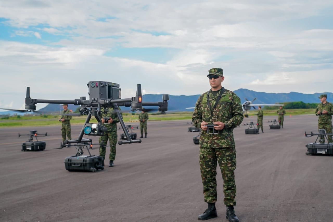 Equipos del futuro escudo antidrones. Créditos: MinDefensa 123