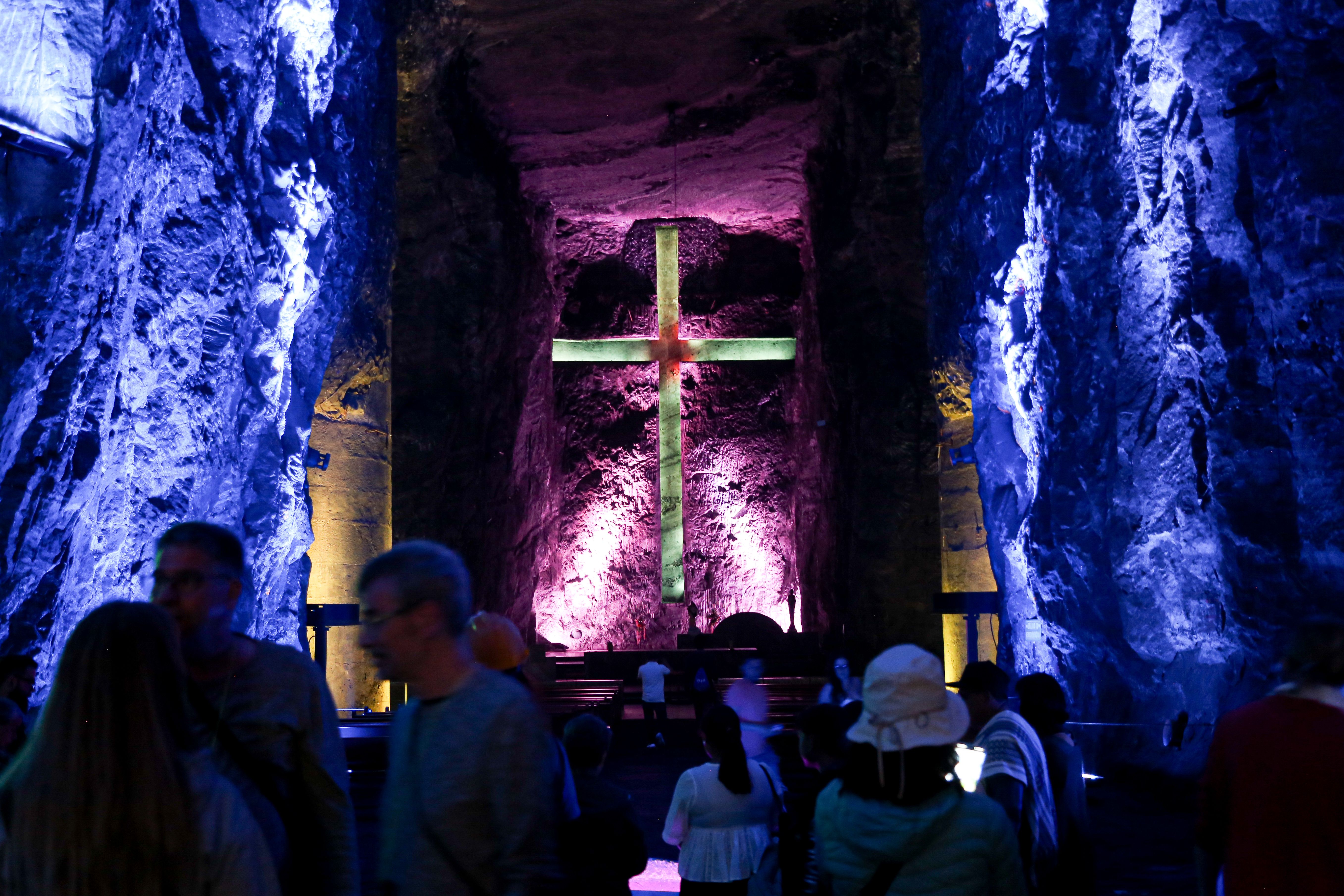 Interior de la Catedral de Sal de Zipaquirá, santuario construido en una antigua mina de sal