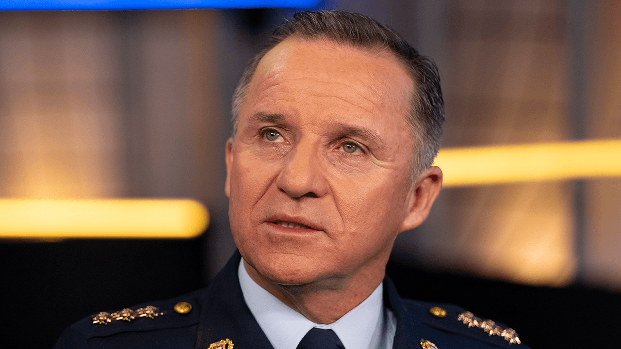 General Óscar Zuluaga, presidente de Satena 2