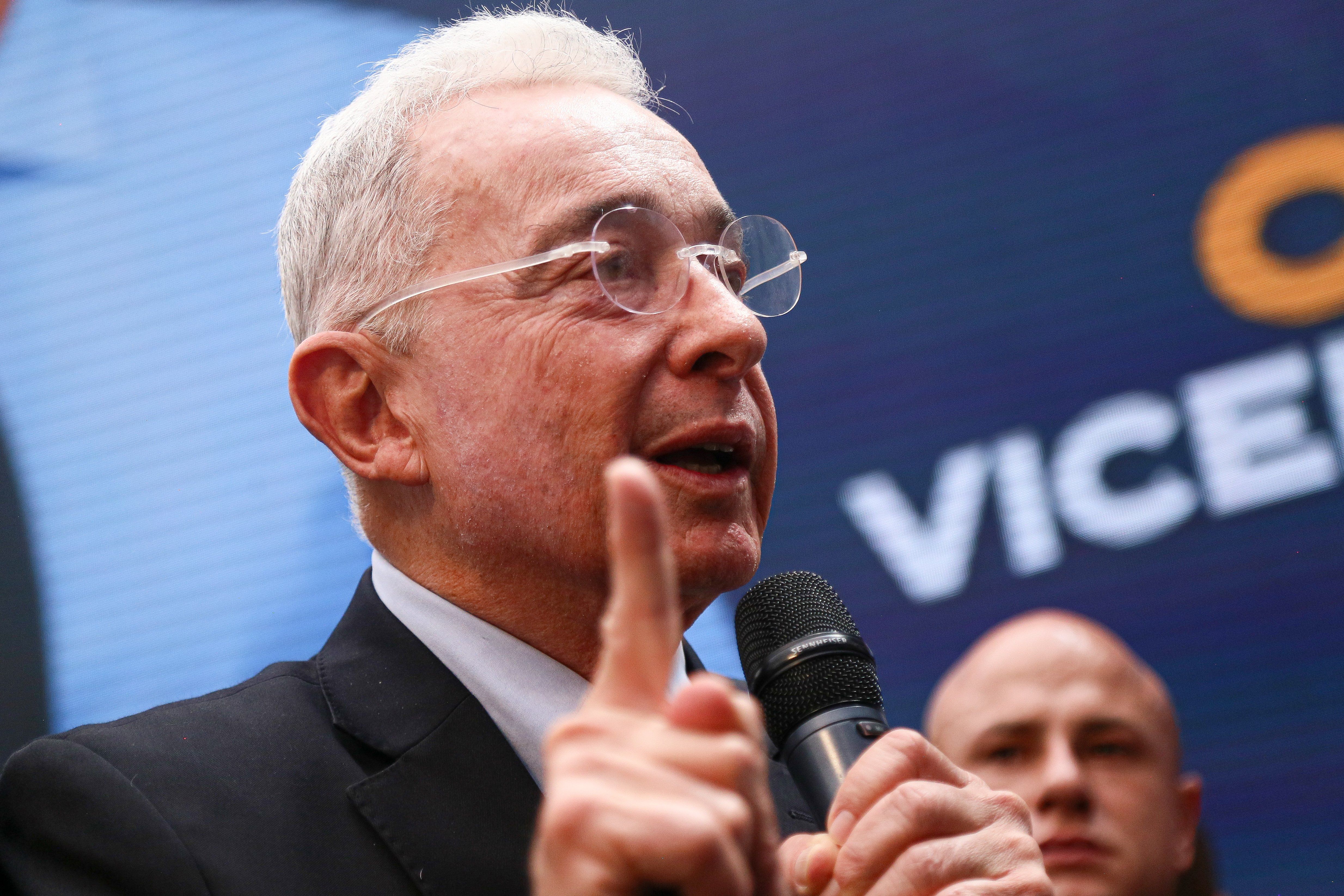 Querella contra el expresidente Uribe en Argentina 6