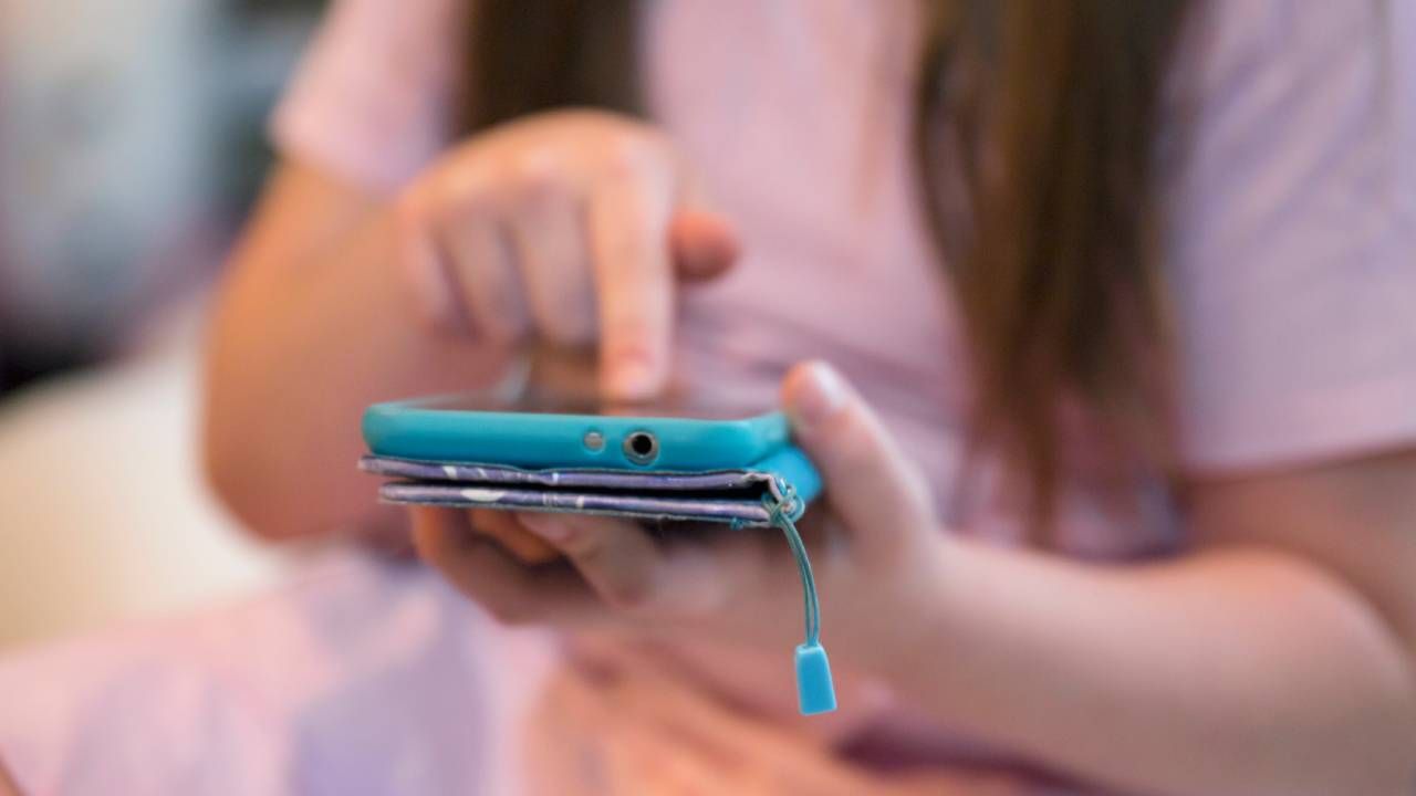 Niños celular
