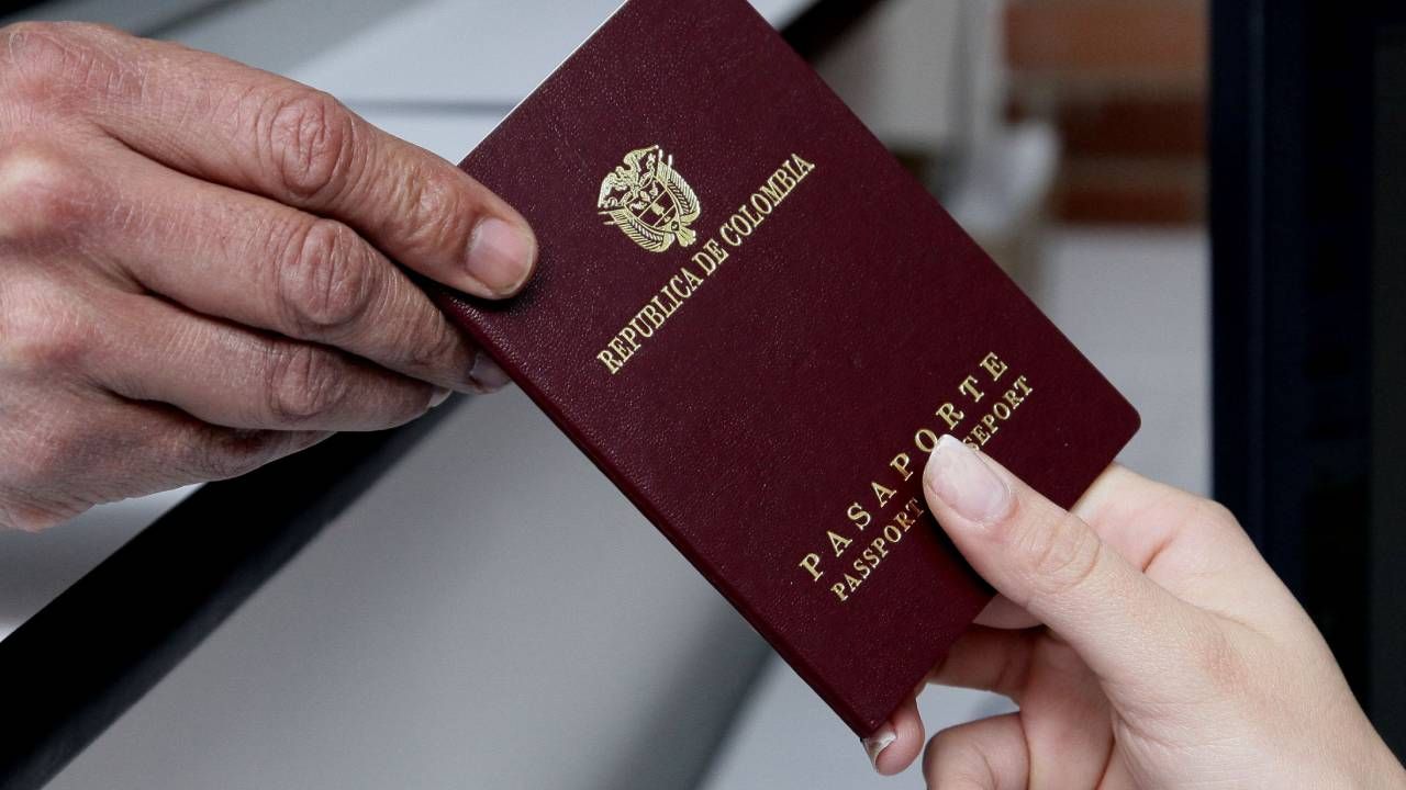 Petro pasaportes w39923