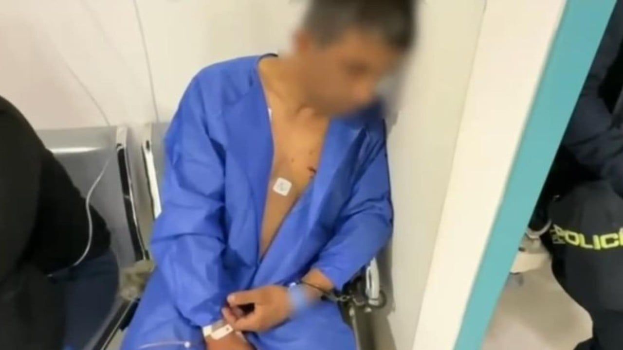 Hombre capturado por el presunto feminicidio de su esposa y dos hijastras. Créditos: Policía de Bogotá