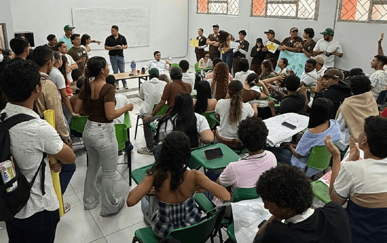 Imagen de una de las reuniones de la asamblea permanente en la Universidad de Sucre. Foto Tomada de Redes Sociales.